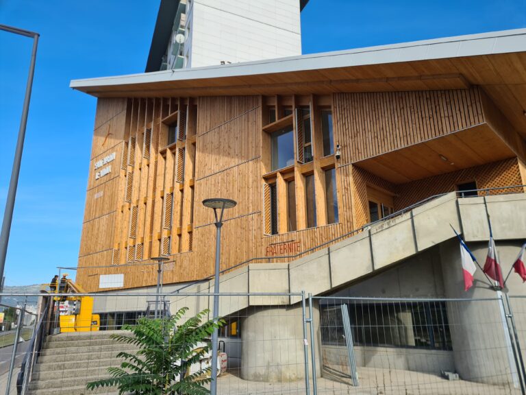 HOTEL DE VILLE – ST MARTIN LE VINOUX