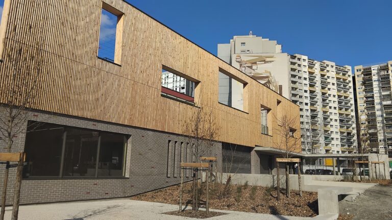 MAISON DE LA JEUNESSE - GRENOBLE
